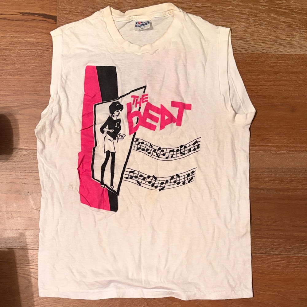 Vintage Sleeveless Graphic Tee XL with neck stain, no odor
